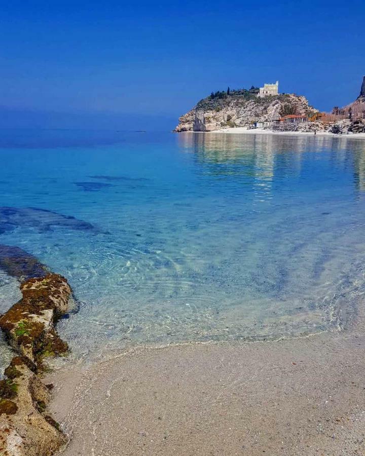 My Little House - Appartamento Con Patio E Parcheggio Privato A 5 Minuti Dalla Spiaggia E Dal Centro โตรเปอา ภายนอก รูปภาพ